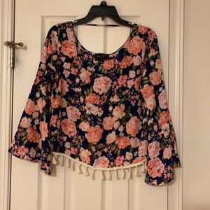 Brand: Romeo + Juliet Couture Color: Pink, Navy Blue, Green, Purple Size: Medium